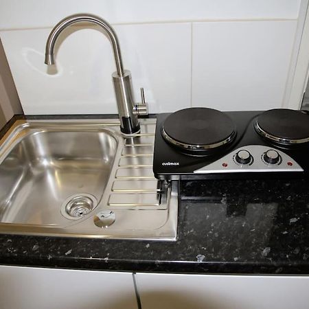 Ensuite With Kitchen Stunning Double-Bed Room In Zone 2 London Exterior photo